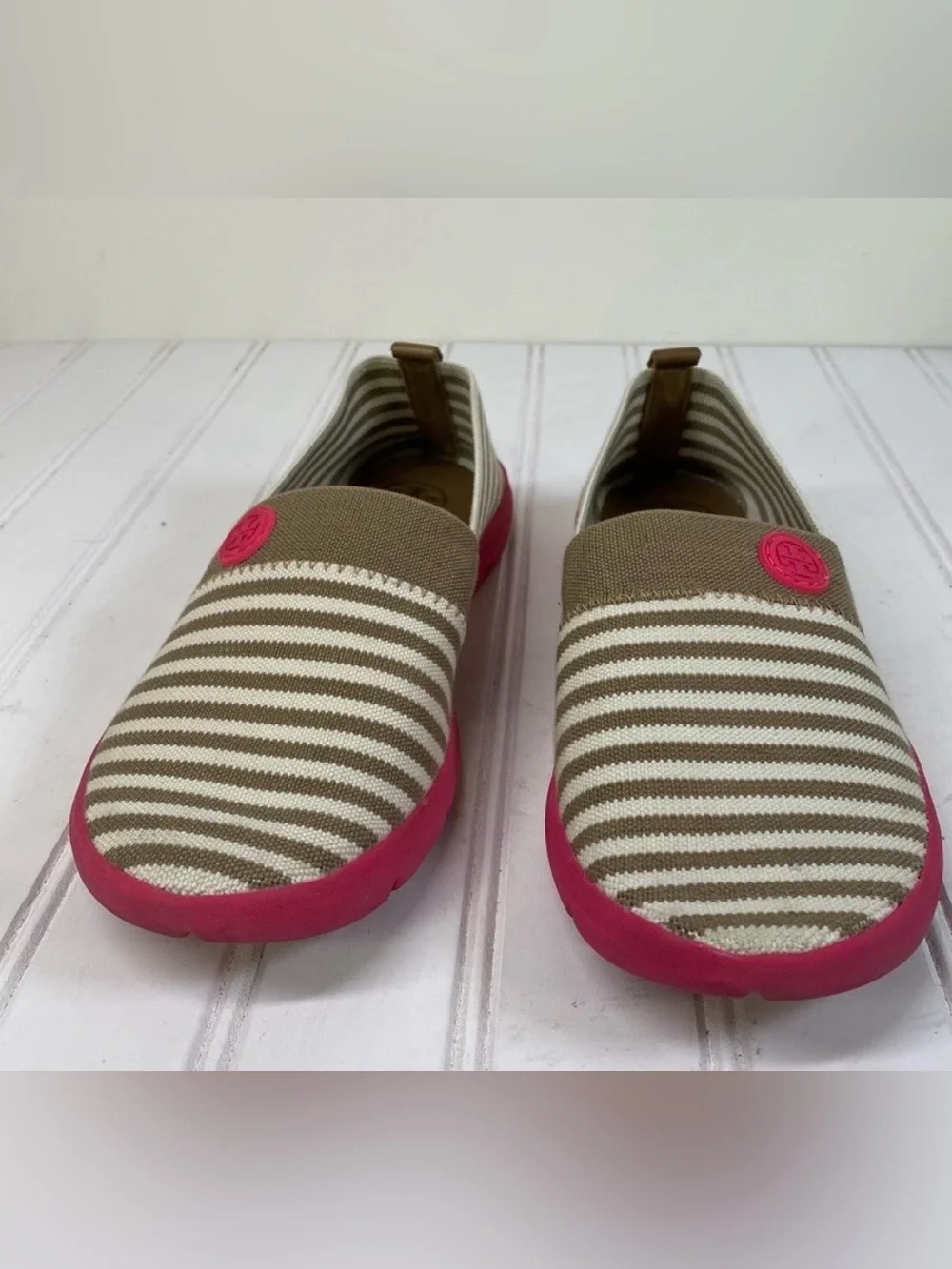 Tory Burch Micah tan & white stripe shoes   Size 9